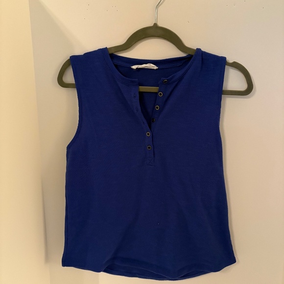 Blue tank top - Picture 1 of 1